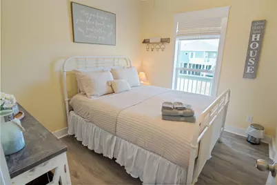 961 Hamilton Drive, Crystal Beach, TX 77650 - Photo 16