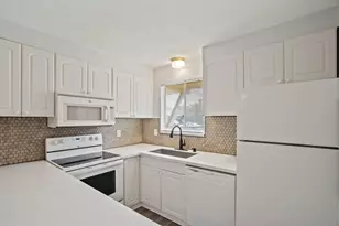 1435 Silverpines Rd, Houston, TX 77062 - Photo 6