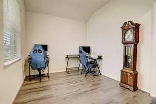 6535 Blimp Base Rd, Hitchcock, TX 77563 - Photo 6