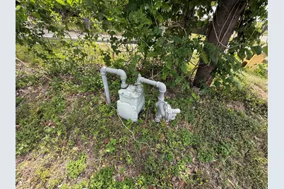 1922 W Main Street, Baytown, TX 77520 - Photo 6
