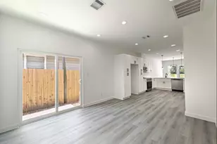 8614 Peachtree St, Houston, TX 77016 - Photo 2