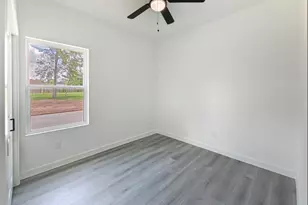 8614 Peachtree St, Houston, TX 77016 - Photo 8