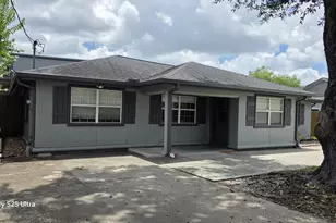 2098 Harland Dr, Houston, TX 77055 - Photo 2