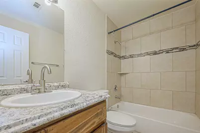 8735 Valley Flag Drive, Houston, TX 77078 - Photo 32