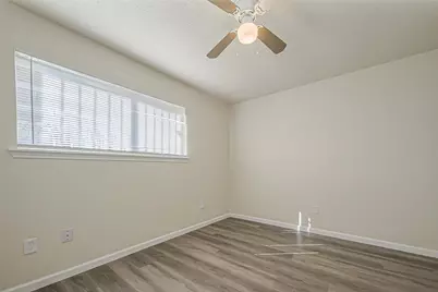 8735 Valley Flag Drive, Houston, TX 77078 - Photo 24