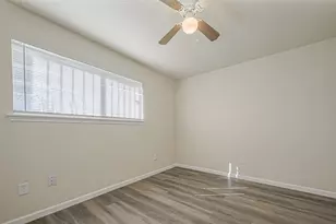 8735 Valley Flag Dr, Houston, TX 77078 - Photo 24