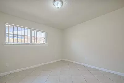 8735 Valley Flag Drive, Houston, TX 77078 - Photo 22