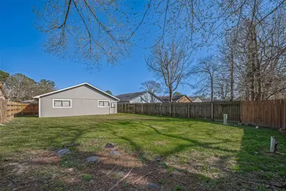 8735 Valley Flag Drive, Houston, TX 77078 - Photo 36