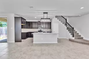 3418 Rainflower Springs Ln, Rosenberg, TX 77471 - Photo 4