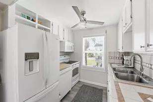 4031 Panola Dr, Galveston, TX 77554 - Photo 8