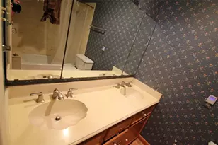 5504 Valerie St, Houston, TX 77081 - Photo 8