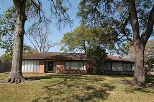 5504 Valerie St, Houston, TX 77081 - Photo 2