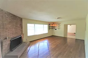 5504 Valerie St, Houston, TX 77081 - Photo 4