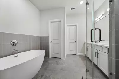 6338 Paddington Bend Drive, Houston, TX 77008 - Photo 16