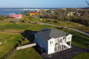 4 Shore Acres Cir, Shoreacres, TX 77571 - Photo 2