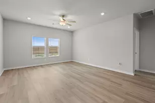 2425 E Heritage Dr, Dayton, TX 77535 - Photo 10
