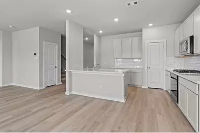 2425 East Heritage Drive, Dayton, TX 77535 - Photo 6