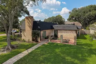 2230 S Fountain Valley Dr, Missouri City, TX 77459 - Photo 1