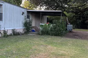 902 Ferol Ln, Highlands, TX 77562 - Photo 10