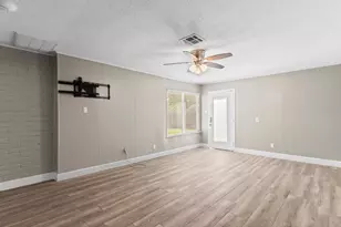 27234 Wells Ln, Conroe, TX 77385 - Photo 6