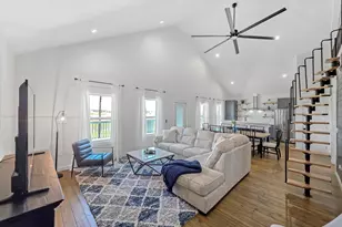1035 Victoria Ln, Gilchrist, TX 77617 - Photo 6