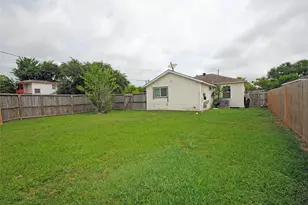1231 W 7th St, Freeport, TX 77541 - Photo 18