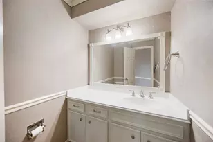 18623 Point Lookout Dr, Nassau Bay, TX 77058 - Photo 8