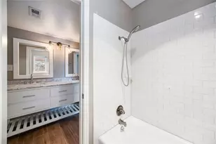 18623 Point Lookout Dr, Nassau Bay, TX 77058 - Photo 32