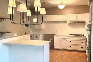 18623 Point Lookout Dr, Nassau Bay, TX 77058 - Photo 14