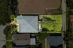 2710 Ave P 1/2, Galveston, TX 77550 - Photo 20