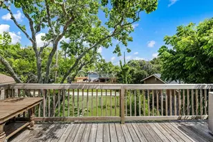 2710 Ave P 1/2, Galveston, TX 77550 - Photo 32