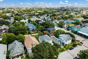 2710 Ave P 1/2, Galveston, TX 77550 - Photo 32