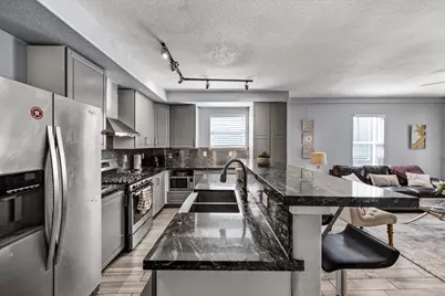 2710 Avenue P 1/2, Galveston, TX 77550 - Photo 2
