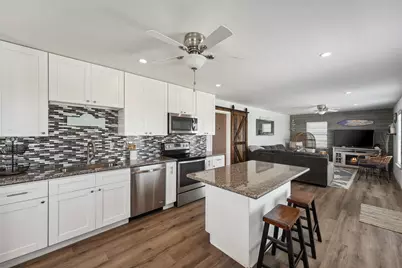 16519 Blackbeard Road, Jamaica Beach, TX 77554 - Photo 10