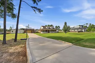 10711 Indian Trails Dr, Tomball, TX 77375 - Photo 2