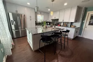 8823 Shadow Crest St, Houston, TX 77074 - Photo 2