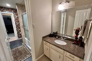 51 S Trillium Ct, Lake Jackson, TX 77566 - Photo 10