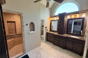 51 S Trillium Ct, Lake Jackson, TX 77566 - Photo 14