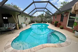 51 S Trillium Ct, Lake Jackson, TX 77566 - Photo 34