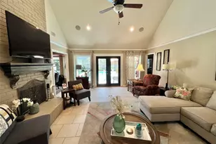 51 S Trillium Ct, Lake Jackson, TX 77566 - Photo 18