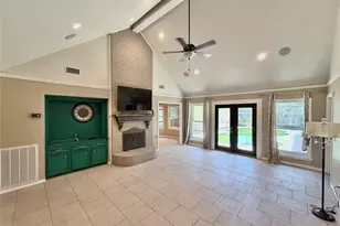 51 S Trillium Ct, Lake Jackson, TX 77566 - Photo 12