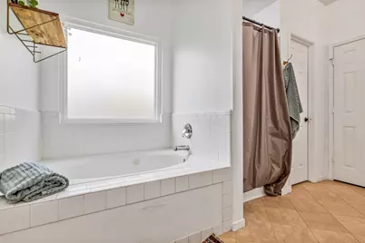 10010 Silverwood Way, Houston, TX 77070 - Photo 14