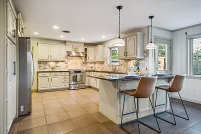 9813 Pine Lake Drive Drive, Houston, TX 77055 - Photo 6