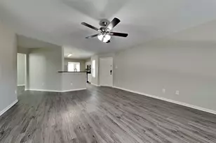 16731 N Blue Jay Dr, Conroe, TX 77385 - Photo 2