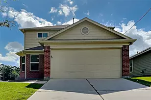 16731 N Blue Jay Dr, Conroe, TX 77385 - Photo 1