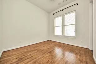 210 E 28th St, Houston, TX 77008 - Photo 22