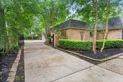 1216 Oak Hollow Drive, Dickinson, TX 77539 - Photo 4