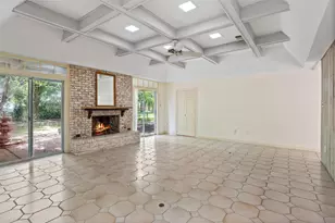 1216 Oak Hollow Dr, Dickinson, TX 77539 - Photo 8