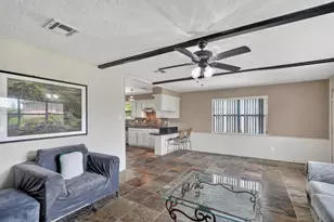 9810 Halliford Dr, Houston, TX 77031 - Photo 14