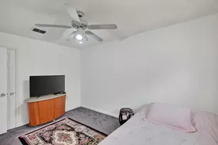 9810 Halliford Dr, Houston, TX 77031 - Photo 24